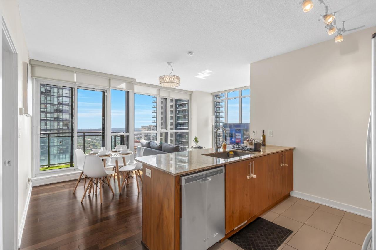 Ultra Luxurious 2.5 Bedroom 2 Full Bathroom 1 Parking Condo Near Sq1 Striking Views Mississauga Esterno foto